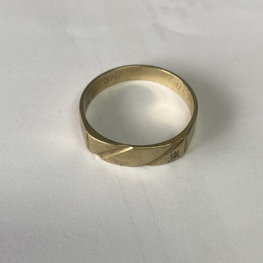 9ct Gold Ring 4.09g Unranded