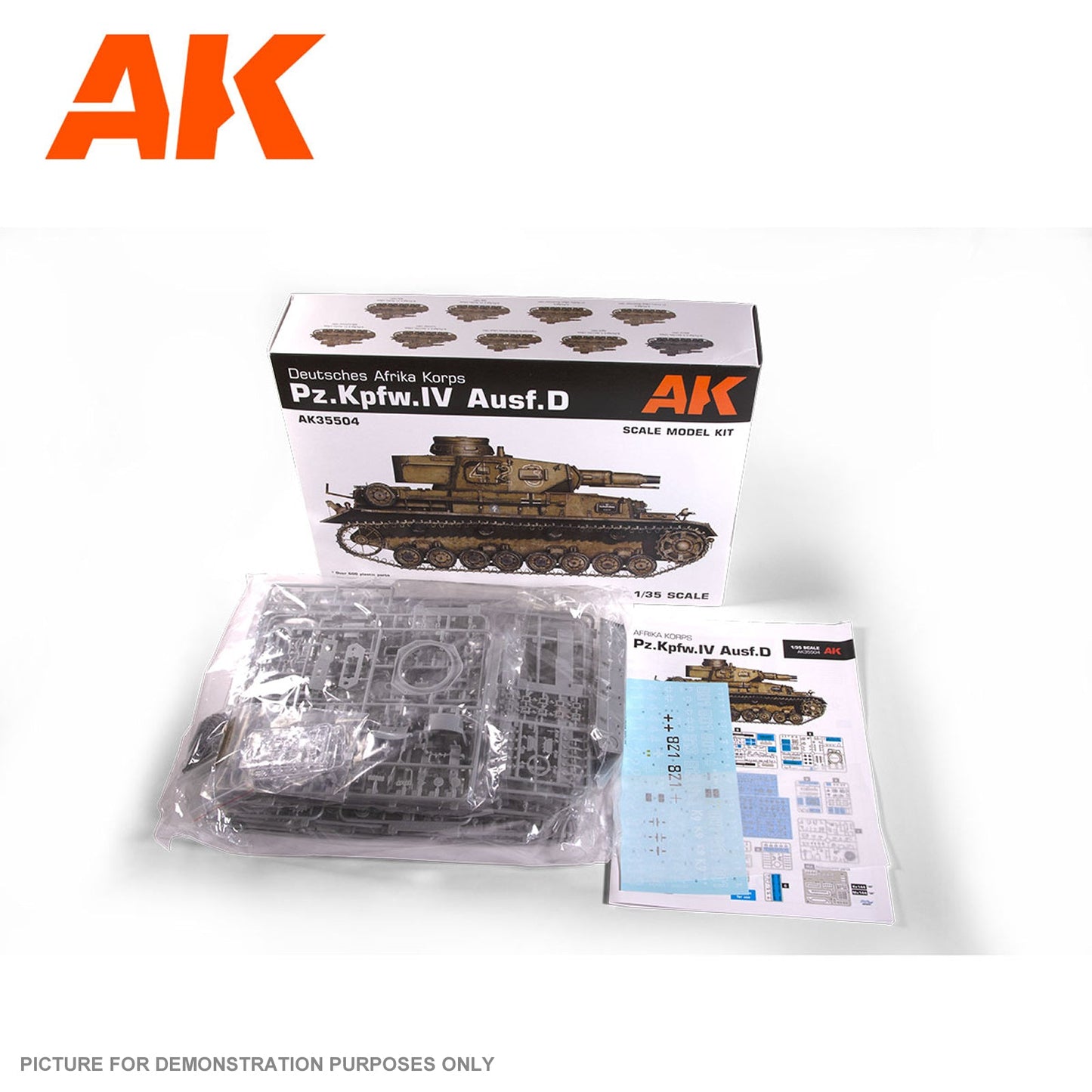 AK Interactive - 1/35 Scale Models - PZ.KPFW.IV AUSF.D AFRIKA KORPS + 5 FIGURES GERMAN TANK CREW AFRIKA KORPS