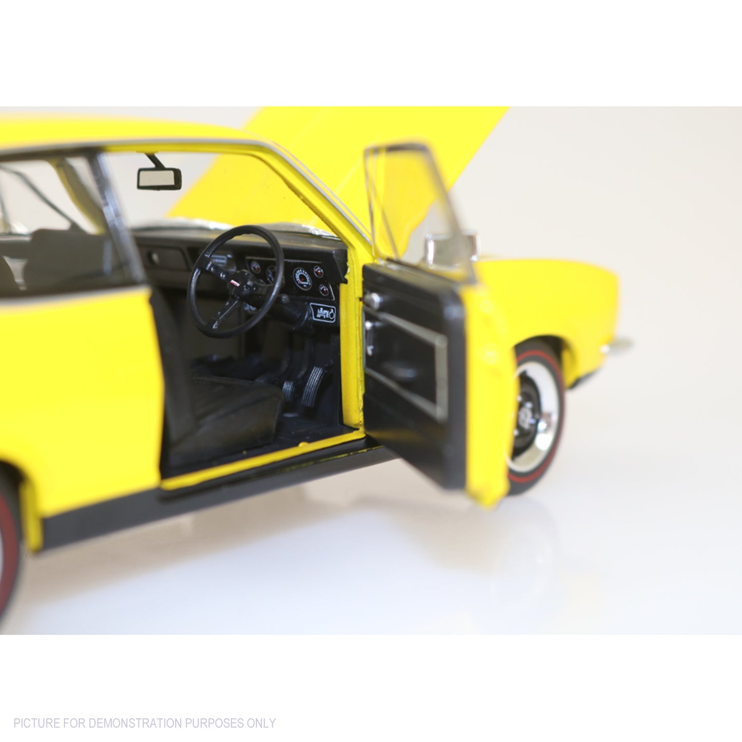 DDA Collectibles Series - 1:24 Yellow LJ GTR Holden Torana Fully Detailed