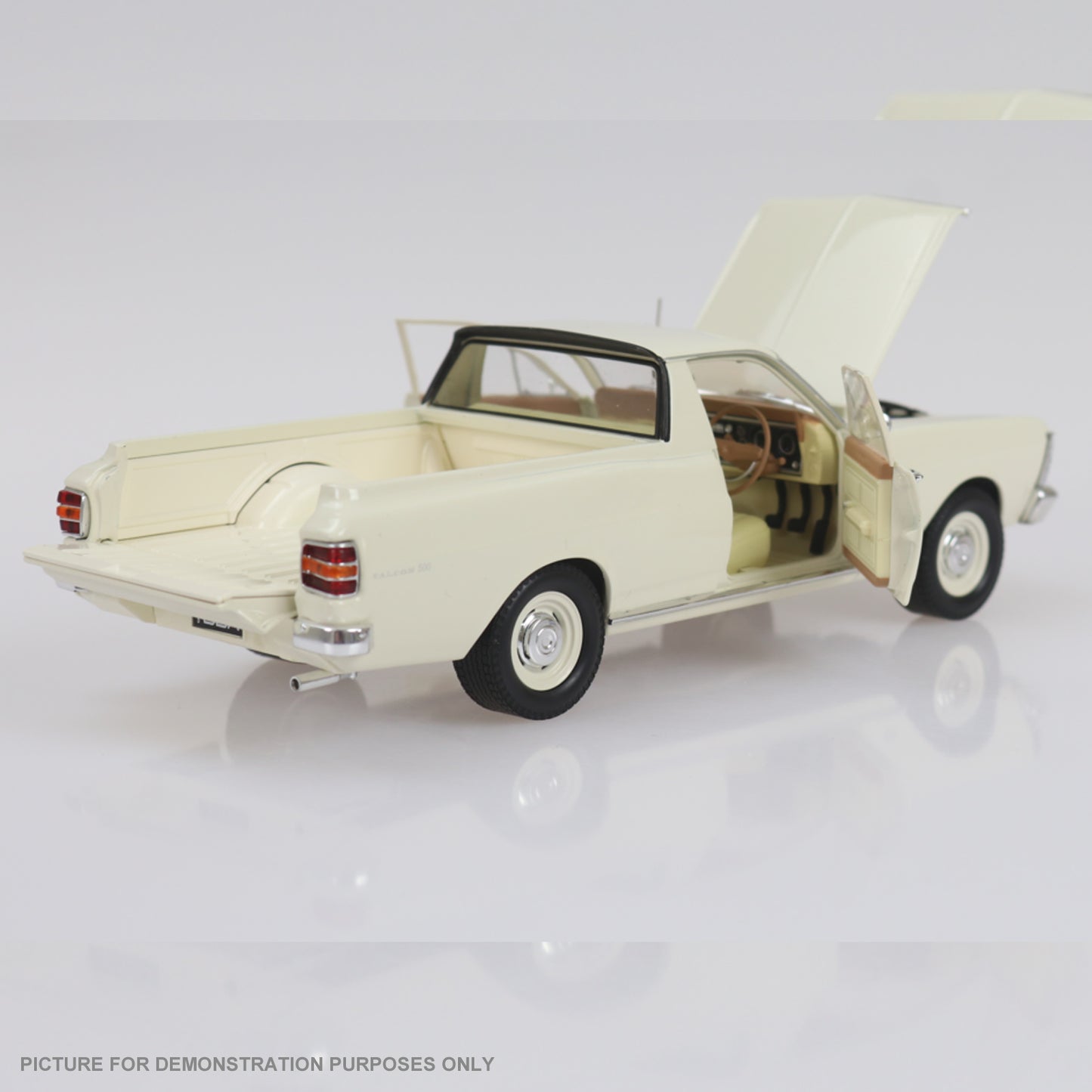 DDA Collectibles Series - 1:24 White 1969 XW Ford Falcon Ute 6 Cylinder Fully Detailed Opening Doors & Tailgate