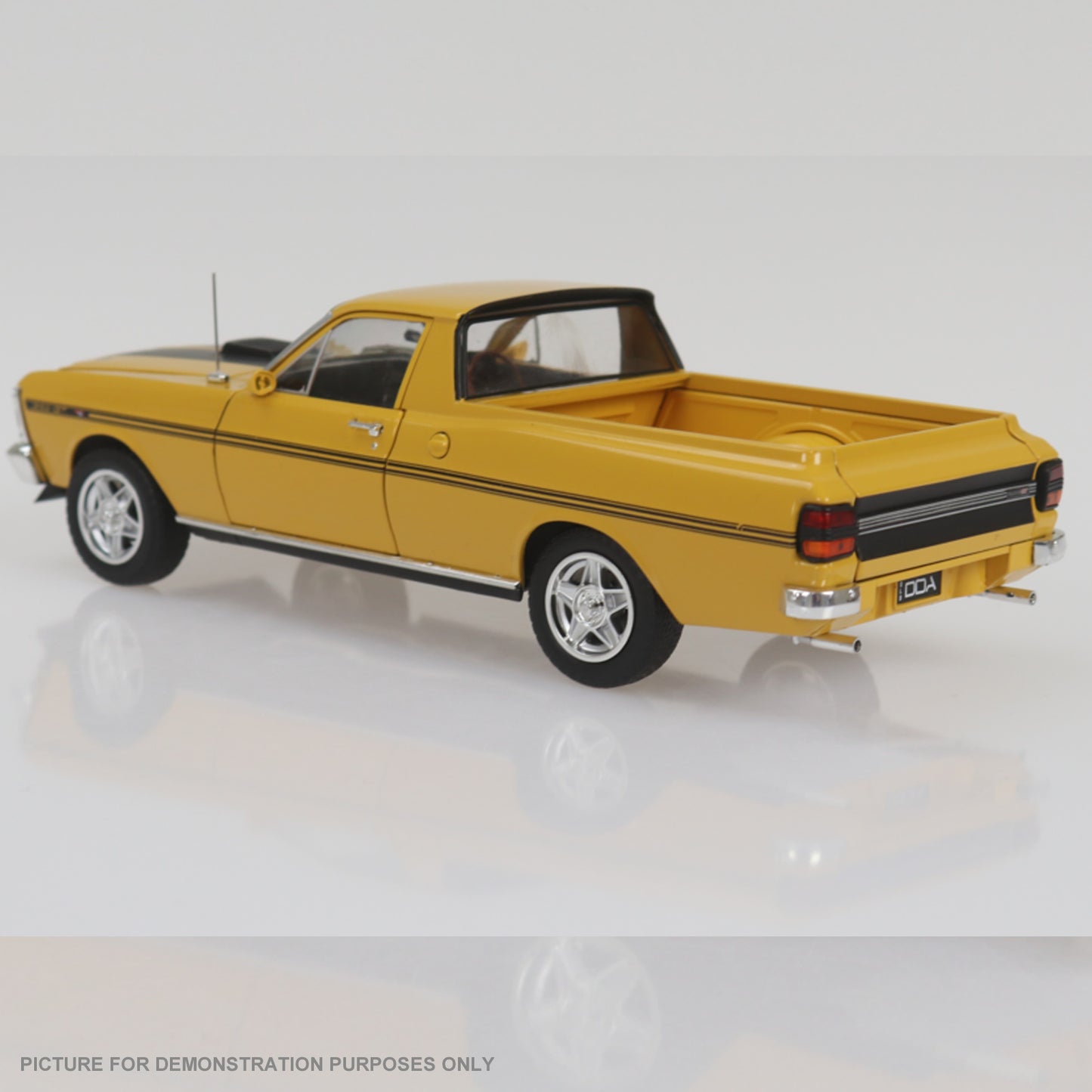 DDA 1-24 Yellow Ochre 1971 XY GTHO Ford Falcon Ute 351 T-Bar Auto Fully Detailed Opening Doors