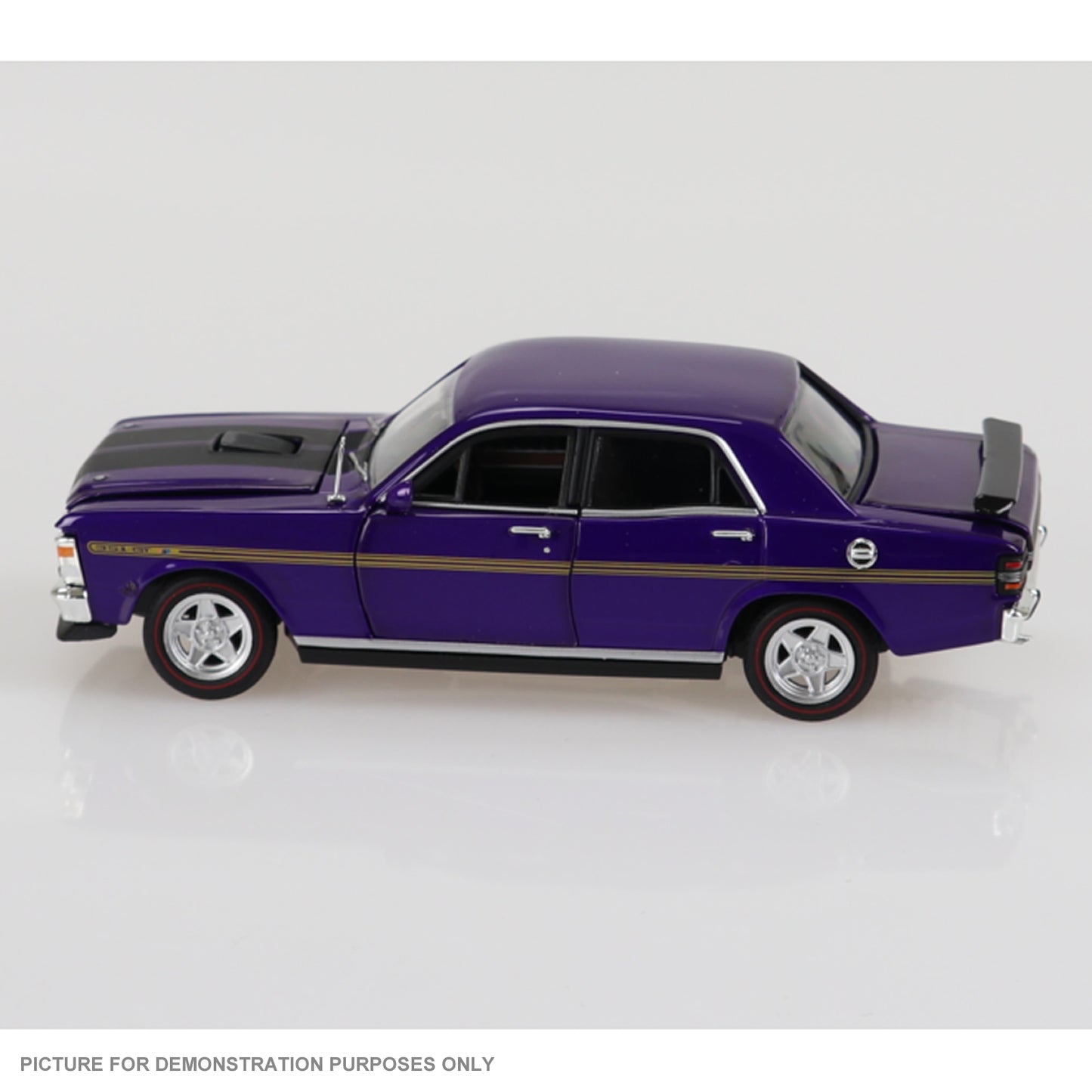 DDA Collectibles Series - 1:32 Purple with Gold Stripes FORD XY GTHO Phase III Falcon