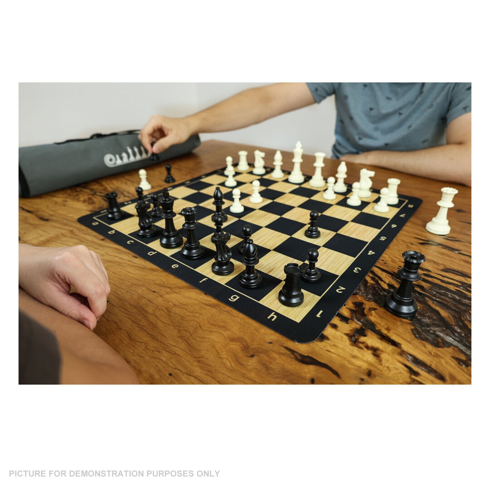 LPG Classics Club Chess Set - Black Woodgrain